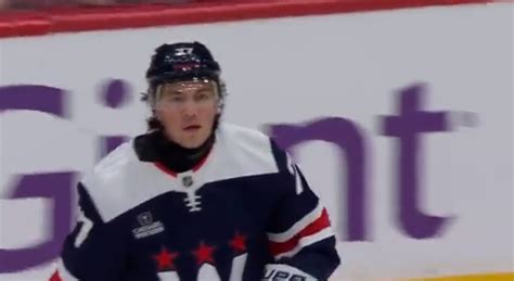 Capitals’ Oshie wears neck guard during NHL game, other players don them during practices after player’s death